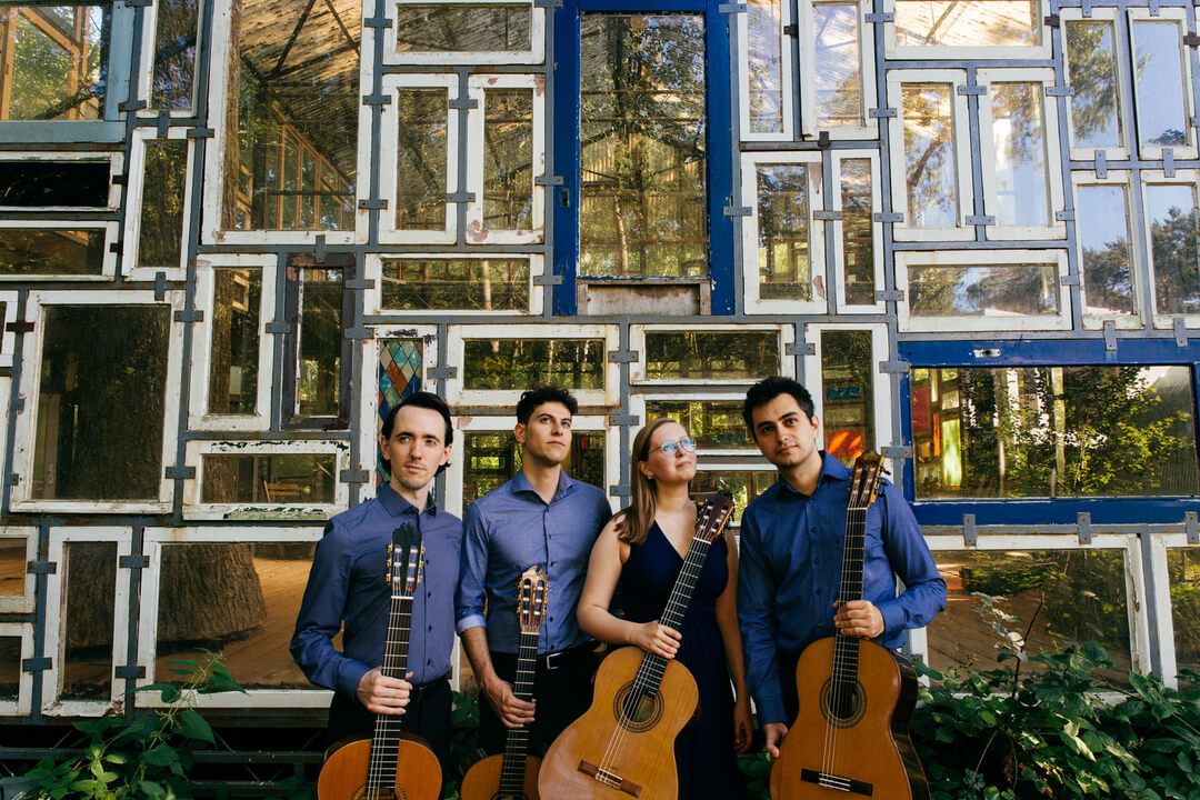 a mozaik guitar quartet band image